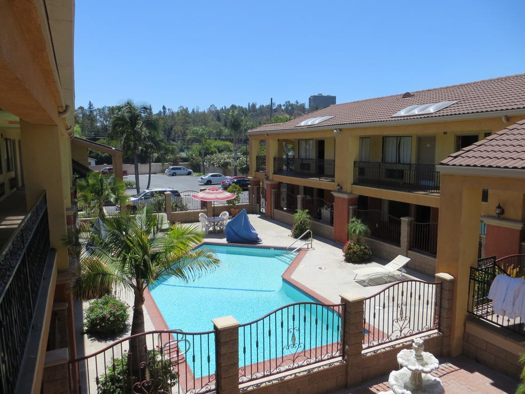 Azusa Inn West Covina Exterior photo