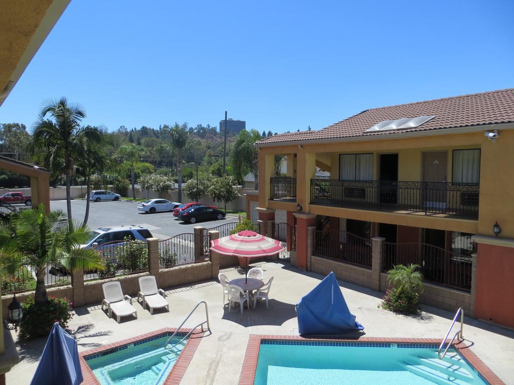 Azusa Inn West Covina Exterior photo