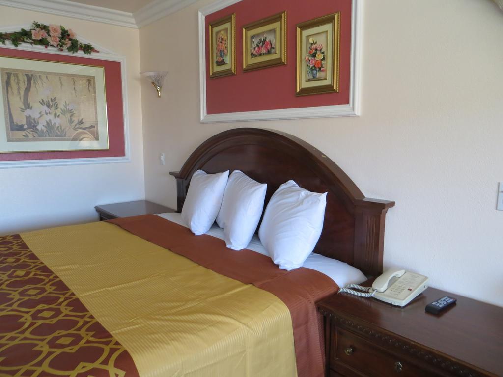 Azusa Inn West Covina Room photo