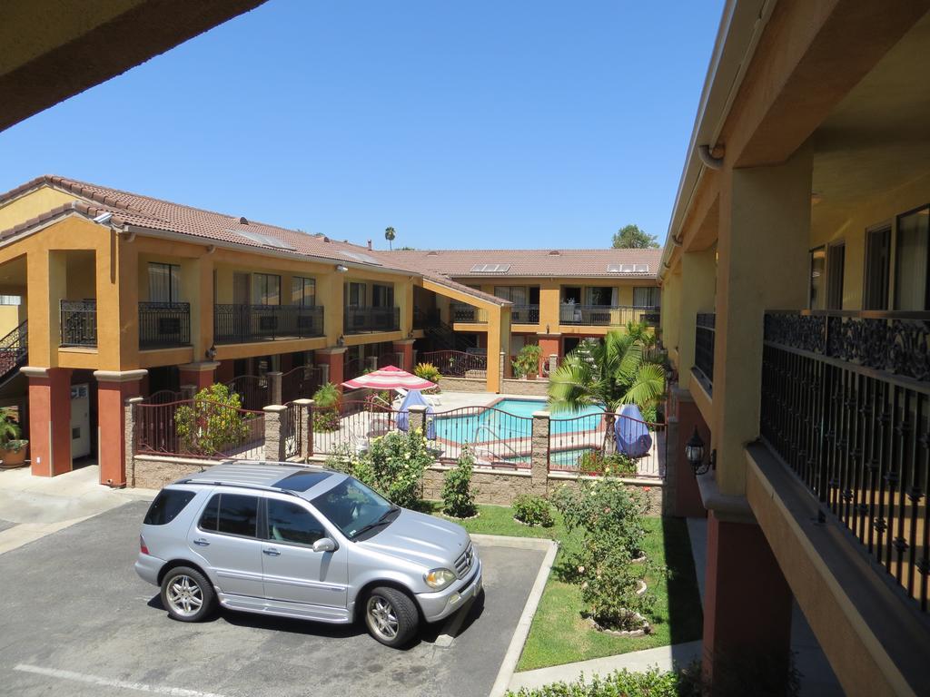 Azusa Inn West Covina Exterior photo