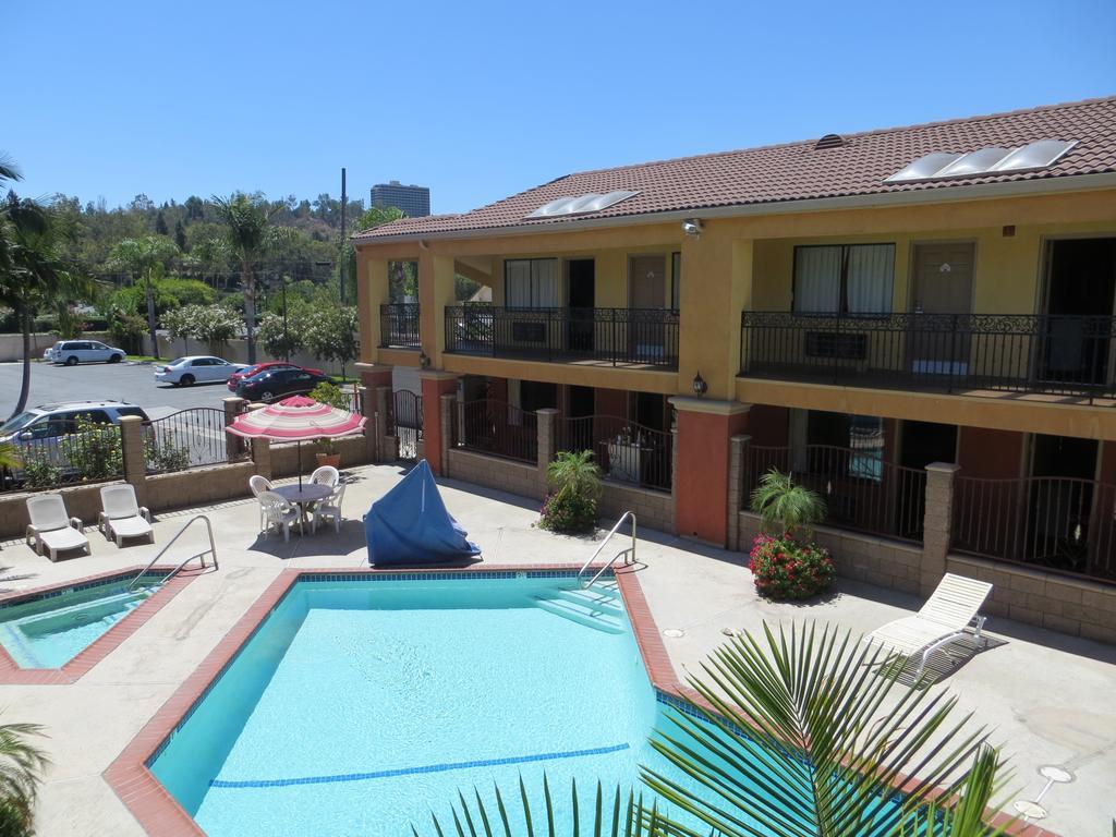 Azusa Inn West Covina Exterior photo
