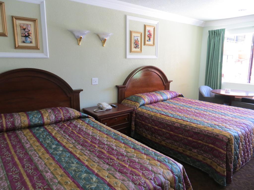 Azusa Inn West Covina Room photo
