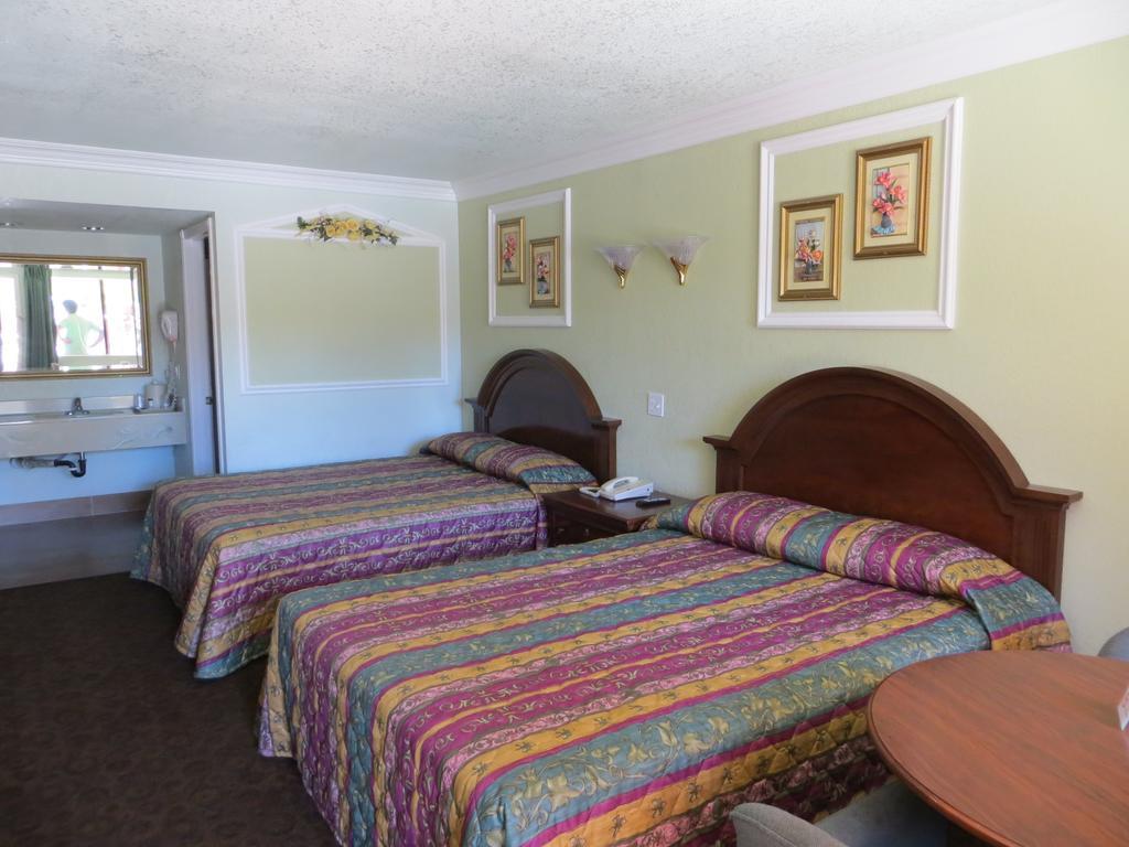 Azusa Inn West Covina Room photo
